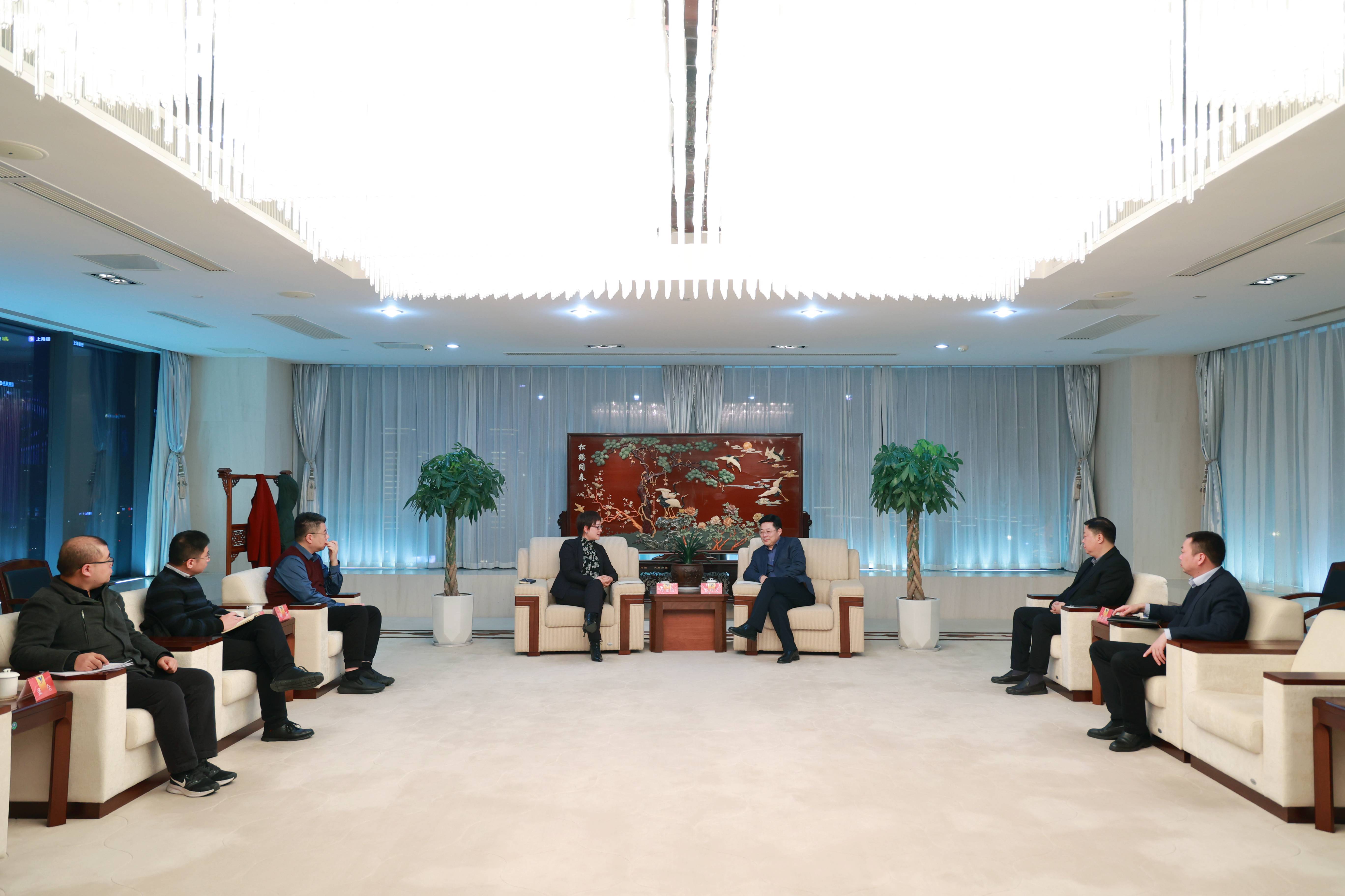 多多28与进出口银行江苏分行深化银企合作